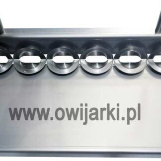 Ręczna pierogarka 67 mm gładka bez falbanki – blat roboczy ze stemplami do pierogów